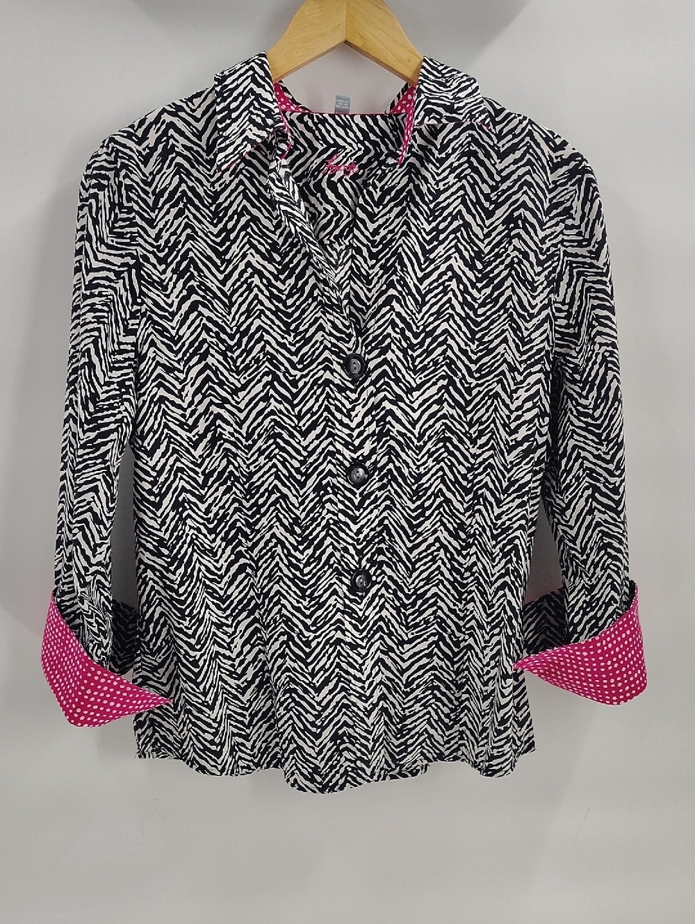 Foxcroft Button Down Size 10 Black White Abstract Print Pink Polka Dot Cuffs